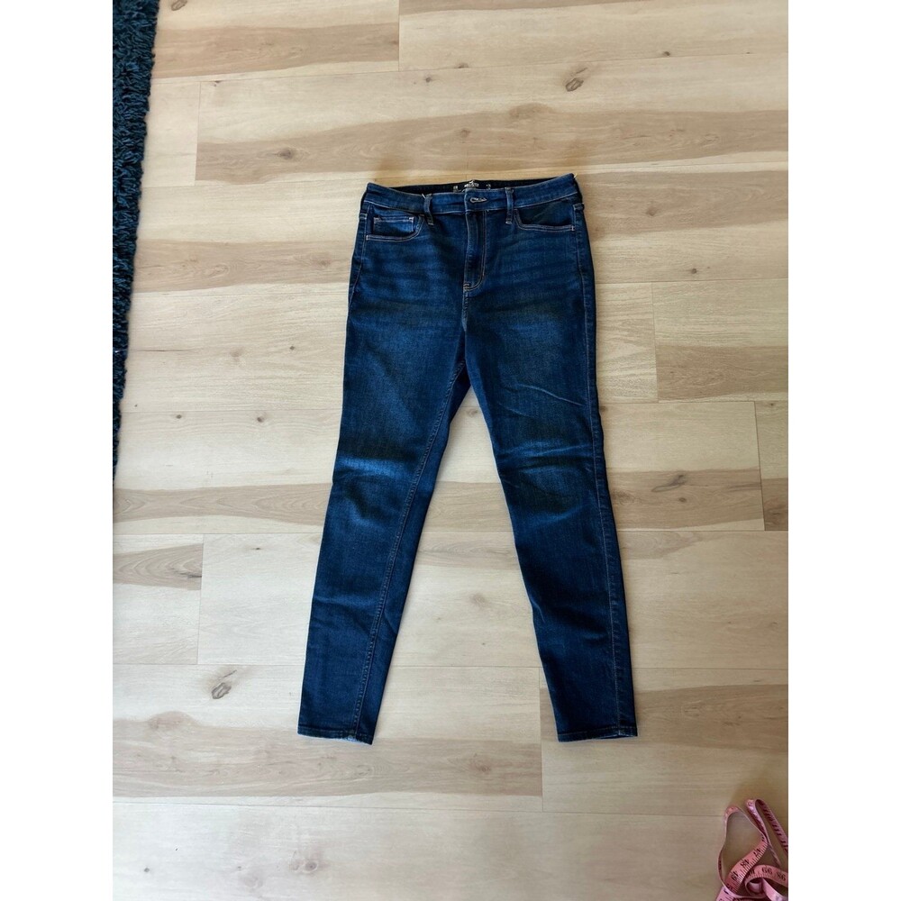 Hollister California Ultra High-Rise Super skinny Soft Stretch W30 L28